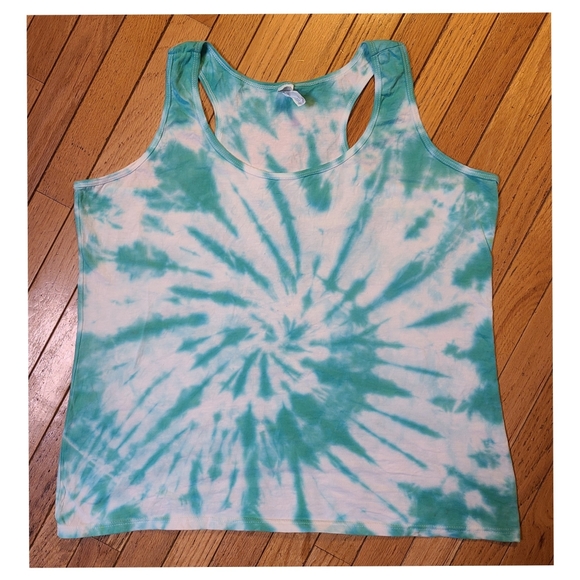 Gildan Tops - HP ❤ NWOT 2XL Womens Tie Dyed Tank Top